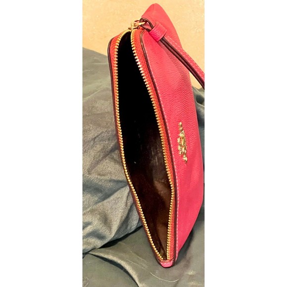 Coach - Picture 5 of 8